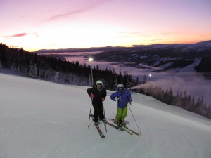 Skidåkare på morgonskidåkning i Åre.