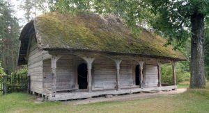 På Lettlands Skansen finns massor av gamla hus.