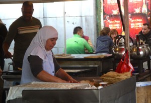 Vill du testa olika sorters arabisk mat är Marché du Midi ett bra ställe att göra det på.