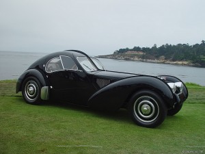 På Mullin Automotive Museum finns en Bugatti 57SC Atlantic.