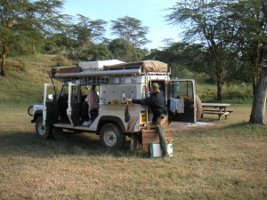 Safariutrustade jeepar går att hyra i Sydafrika.