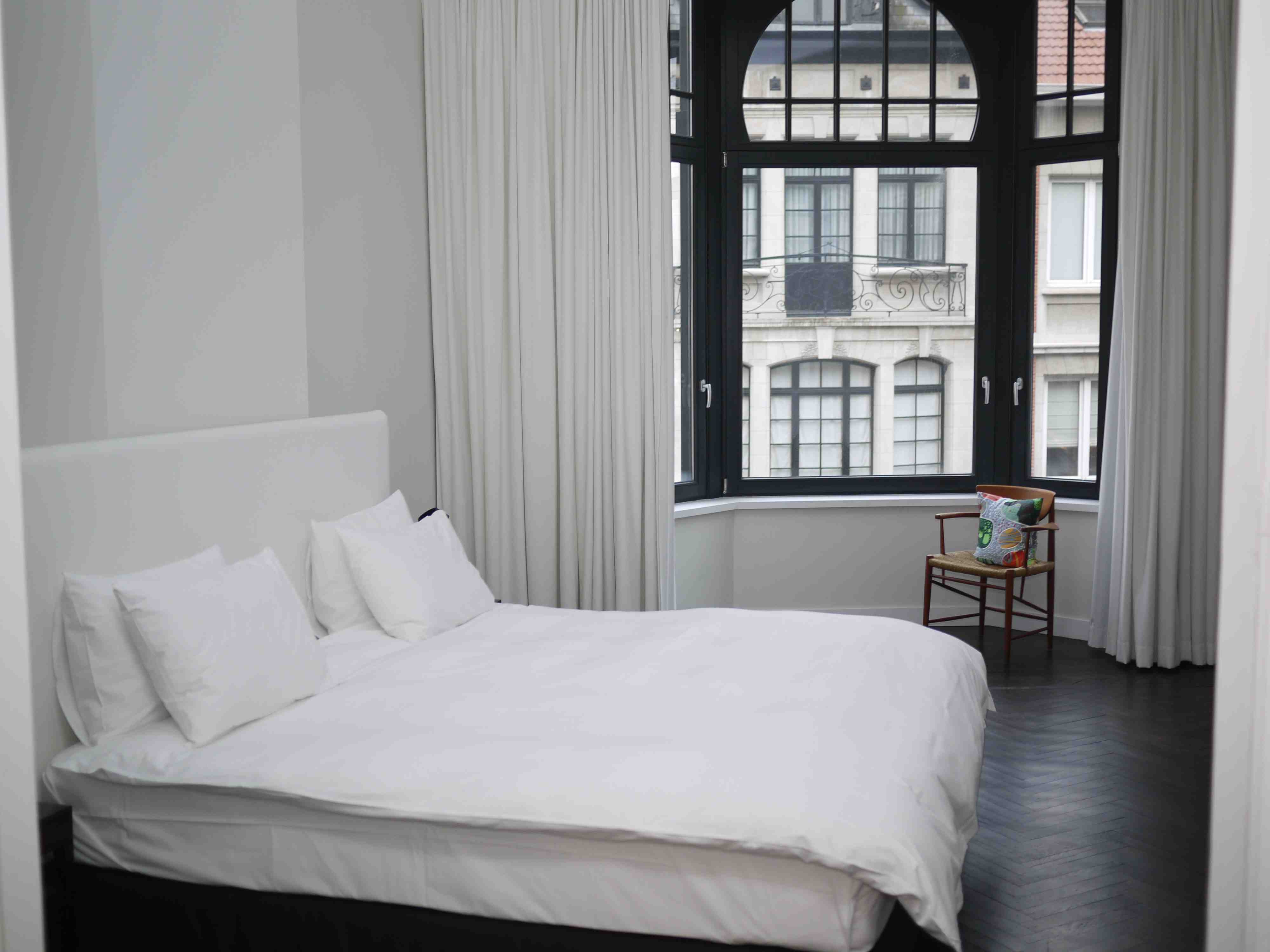 Teatersuccé och underbart hotell (belgien, bryssel, 10/12, 2010 ...